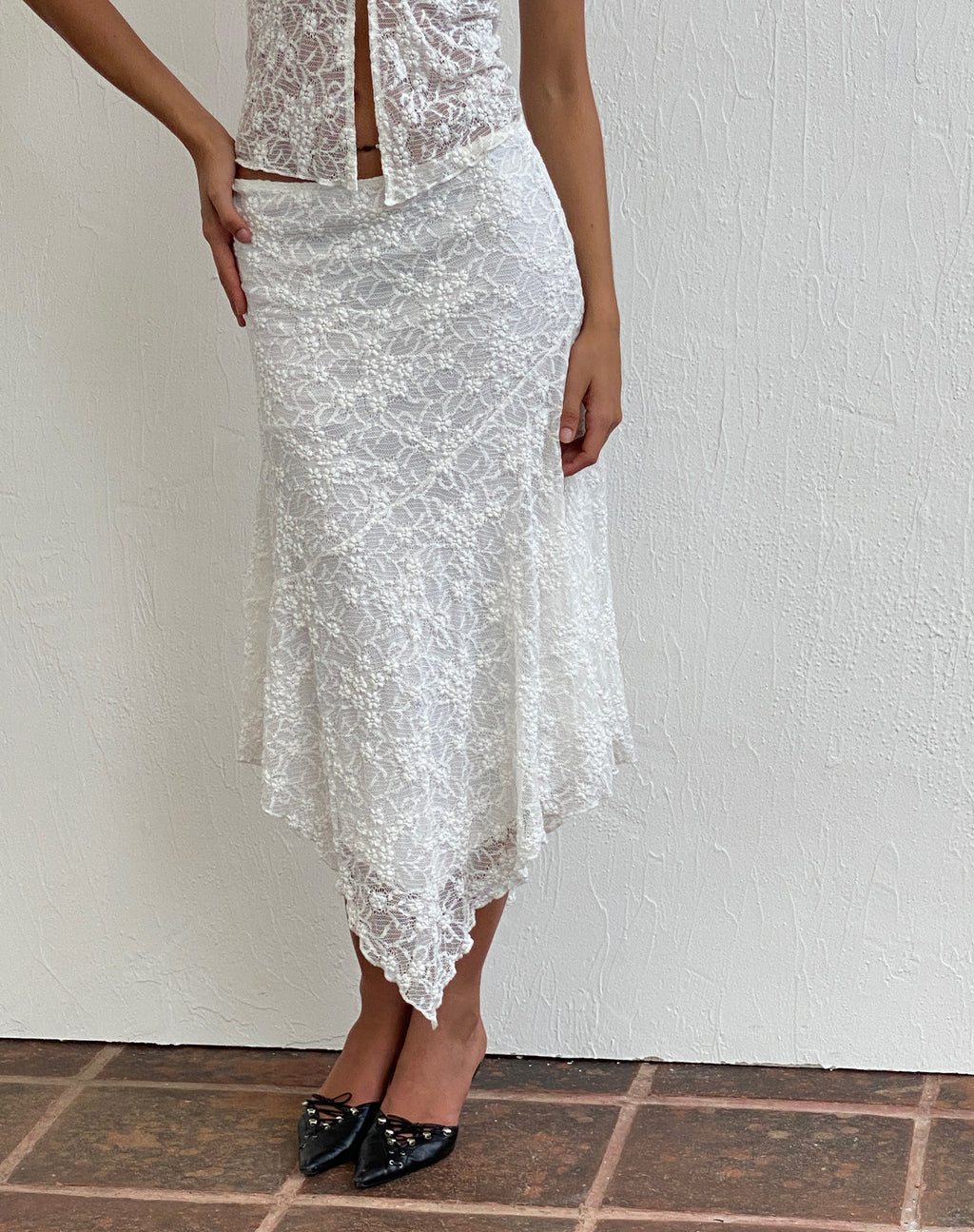 Cinta Low Rise Midi Skirt in Lace Ivory