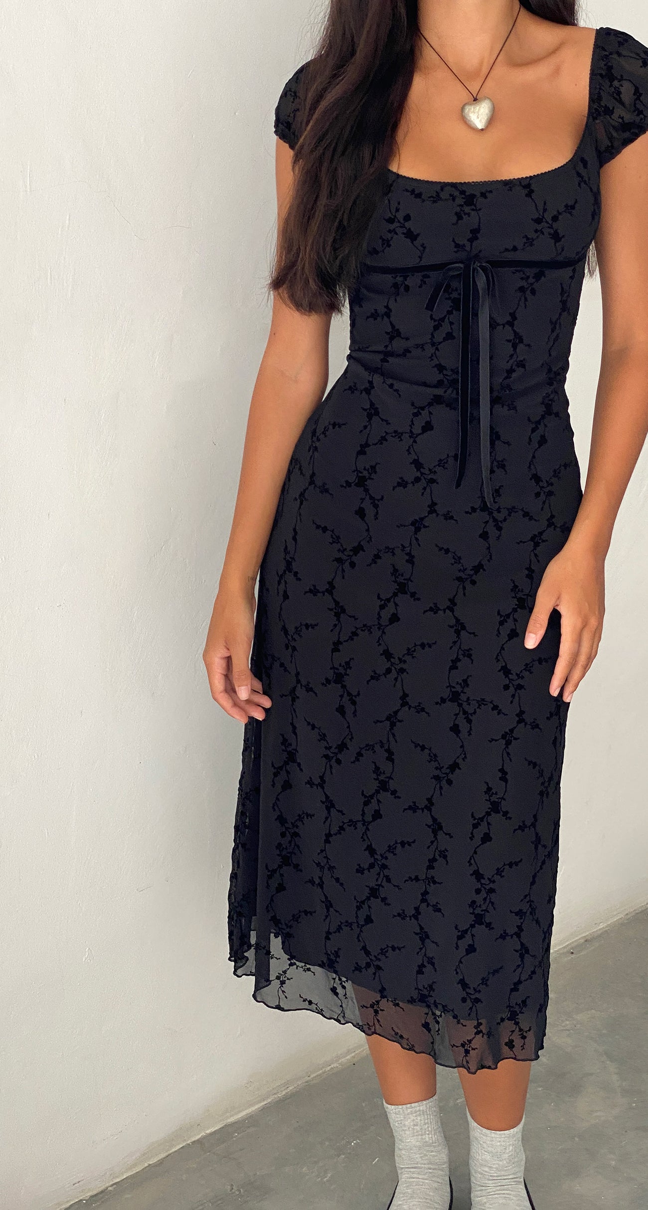 Olive Midi Dress in Vine Print in Ebony