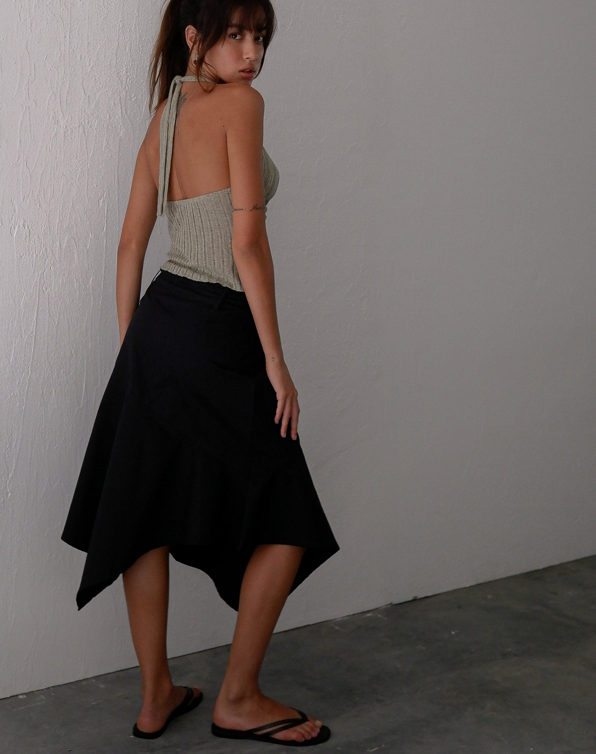 Black midi skirt belt online