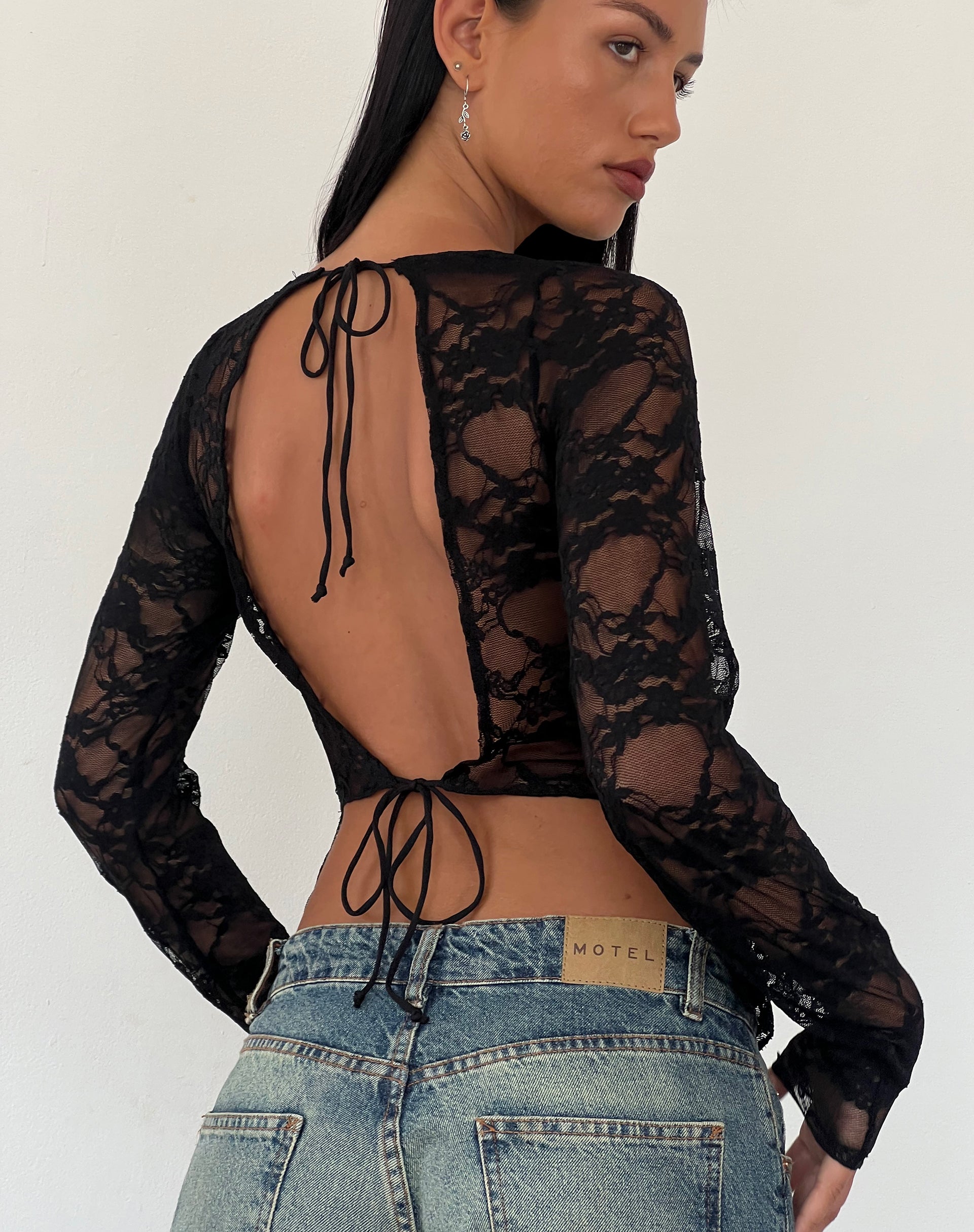 Black Abstract Lace Backless Long Sleeve Top