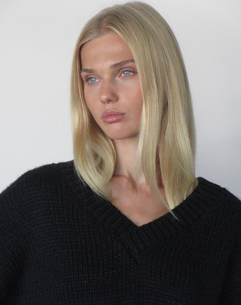 Image of Jaita V Neck Jumper in Chunky Knit Black