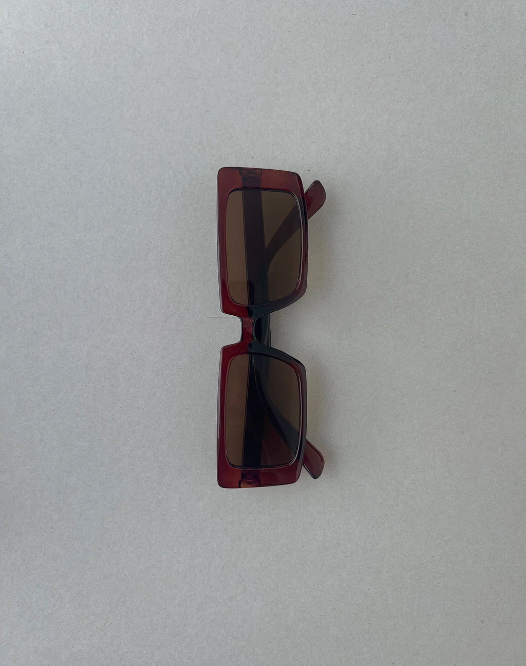 Lelia Rectangle Sunglasses in Brown