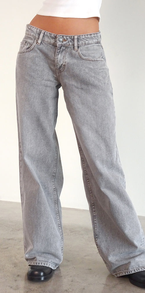 Image of Roomy Extra Wide Low Rise Jeans in Grey Wash