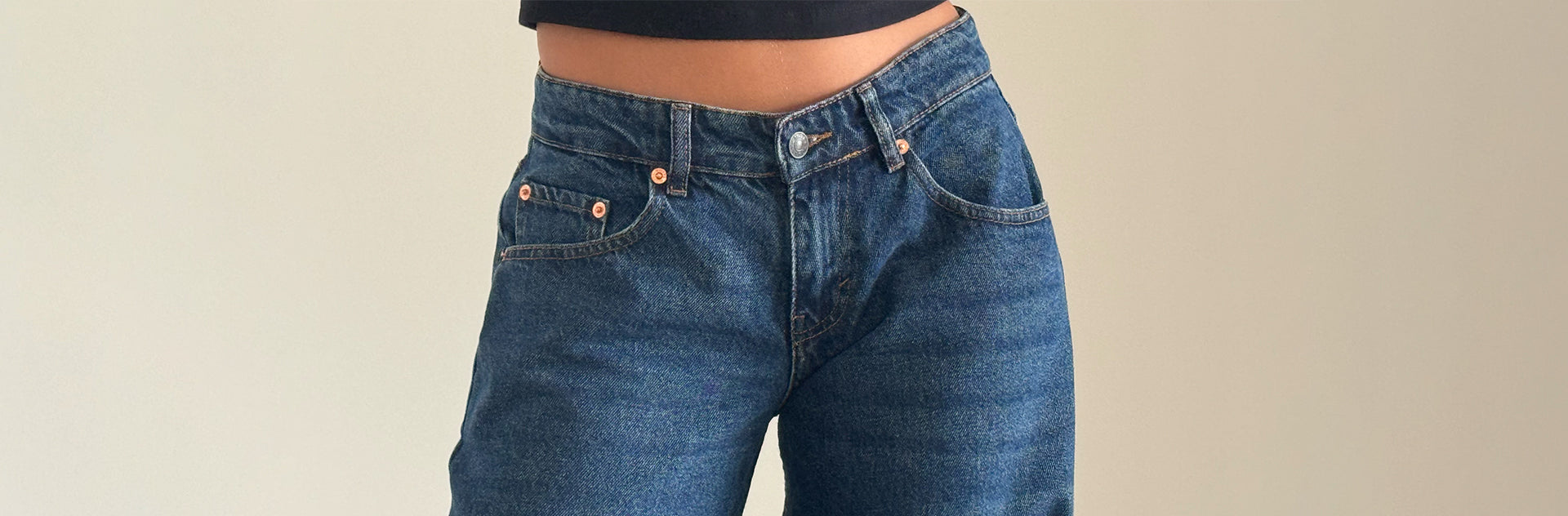 LOW RISE JEANS