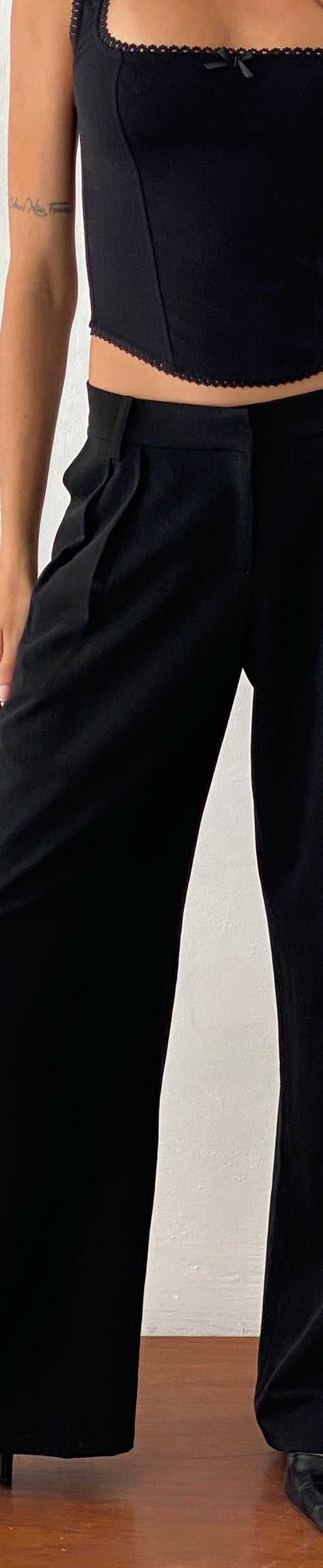 Image of Nailaka Low Rise Wide Leg Tailored Trouser in Black