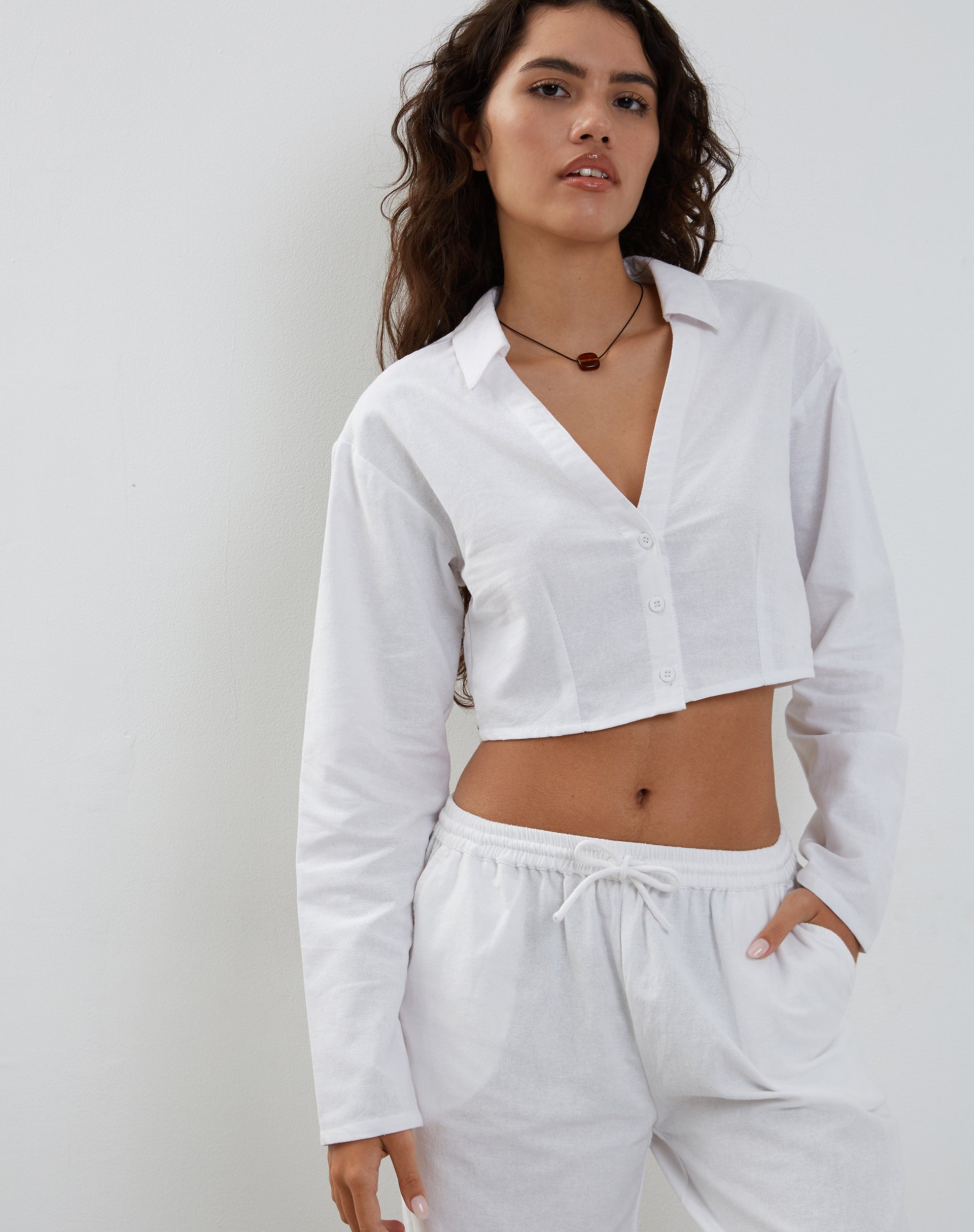 Cropped discount white shirt