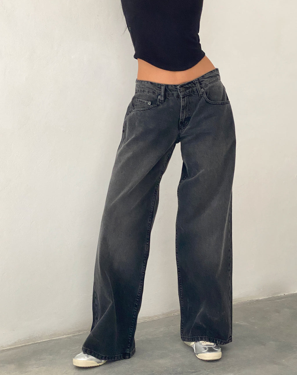 PLT Washed Black Ripped Mom Jeans
