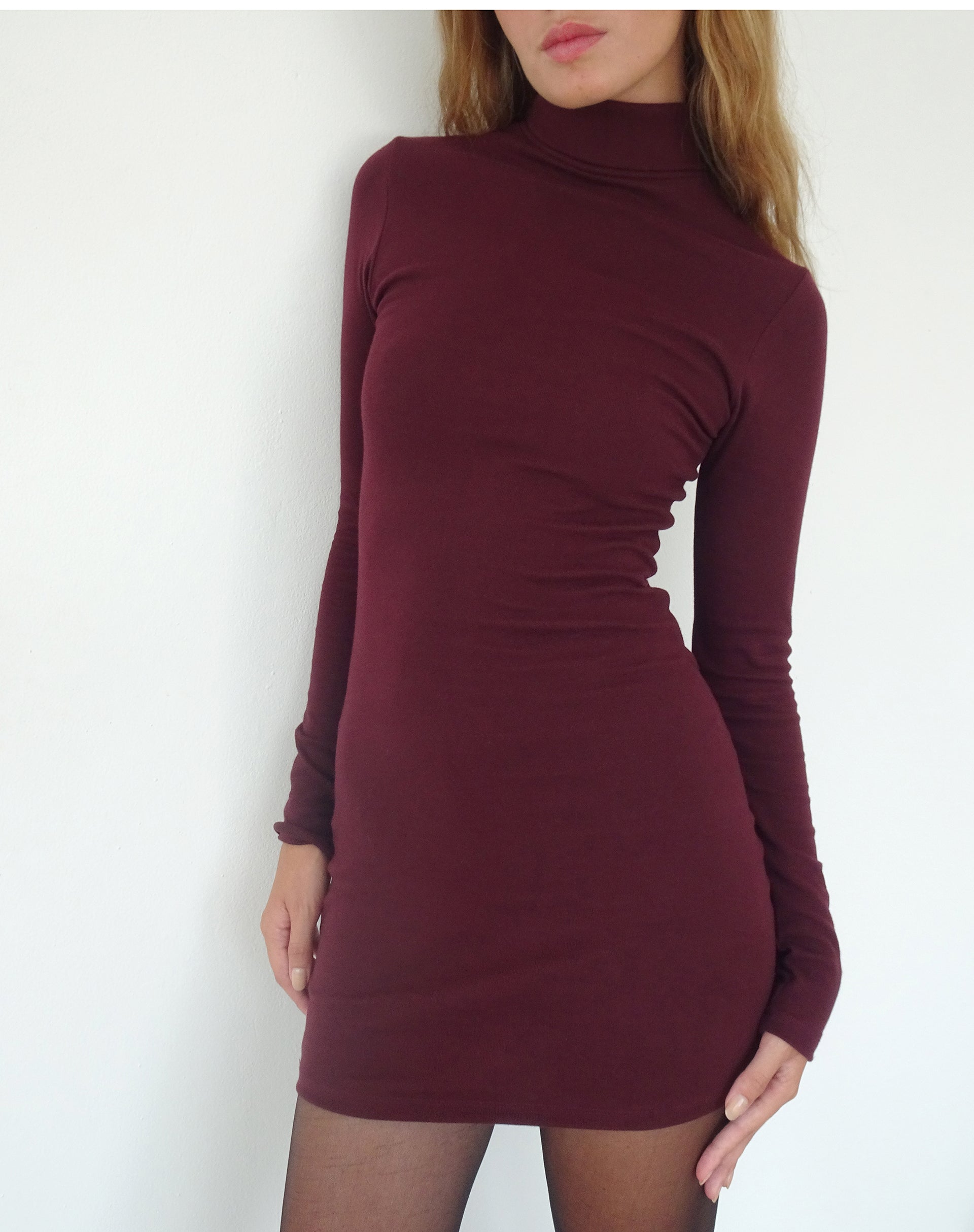 Yrion Turtle Neck Bodycon Mini Dress in Burgundy Yrion Turtle Neck Bodycon Mini Dress in Burgundy