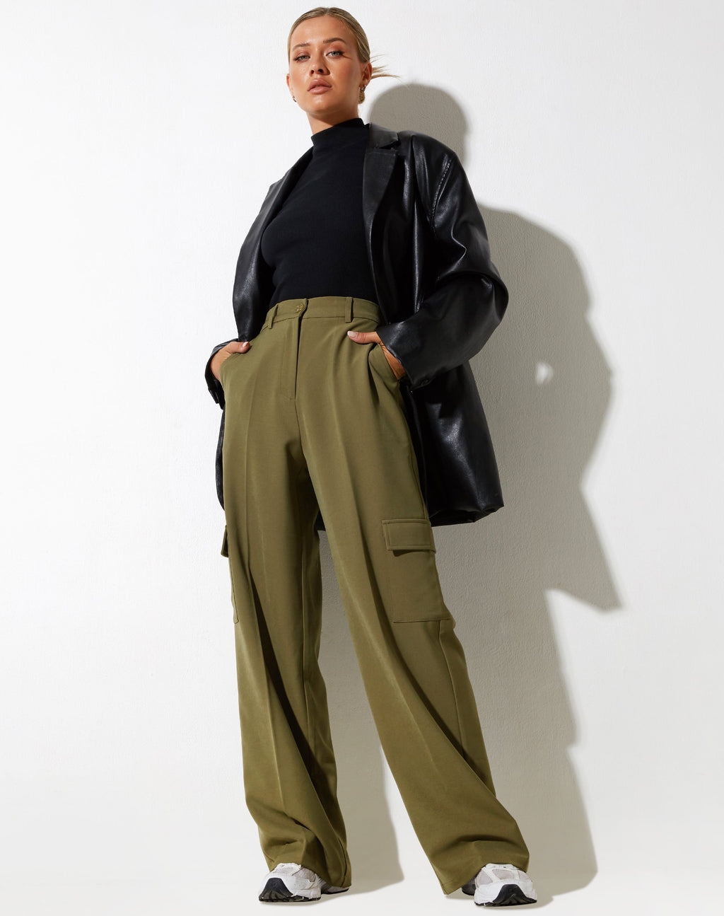Abba Trouser in Cargo Pocket Olive 25