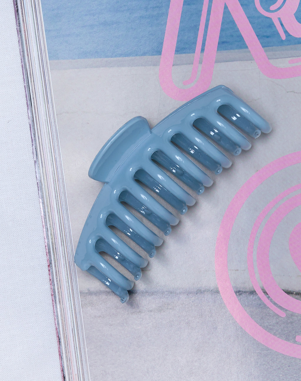 Lenta Hair Claw in Blue