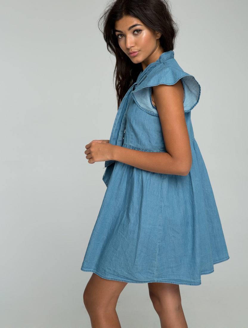 Cloten Babydoll Dress in Summer Wash Denim Chambray – motelrocks.com