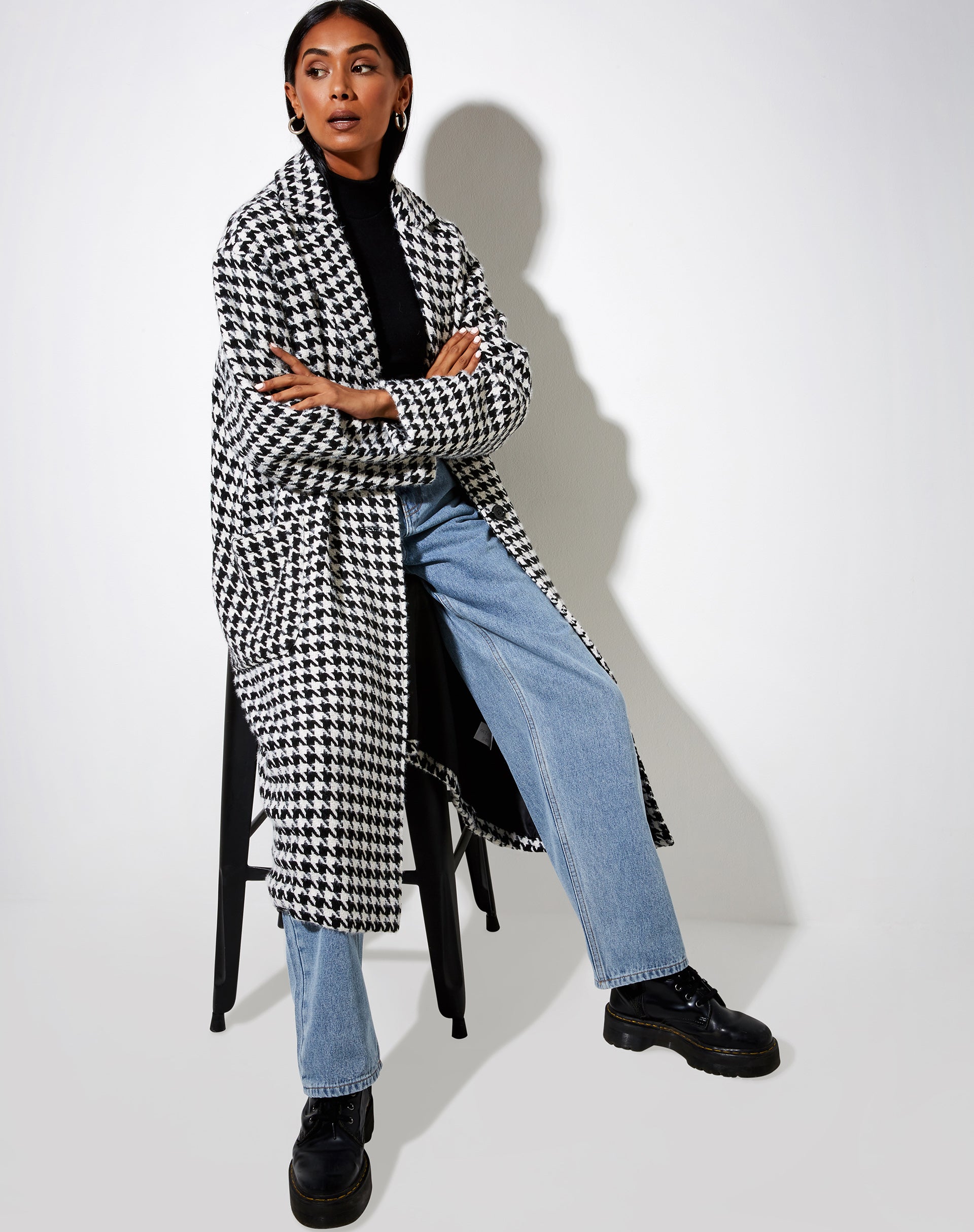 Image of Duster Coat in Houndstooth Black and White