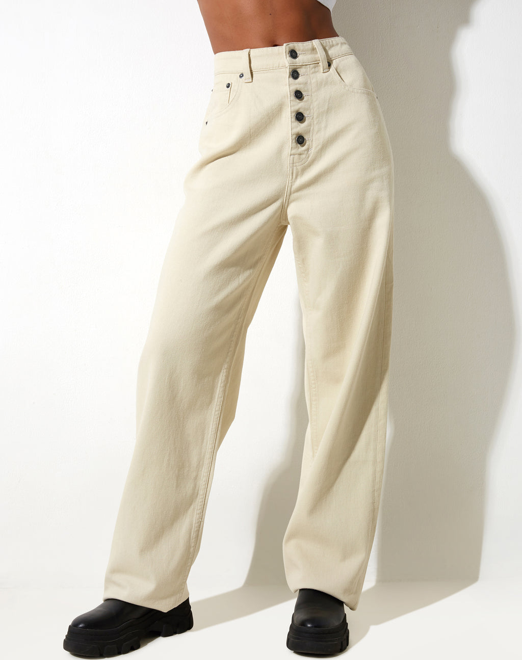 Exposed Button Parallel Jeans in Warm Cream