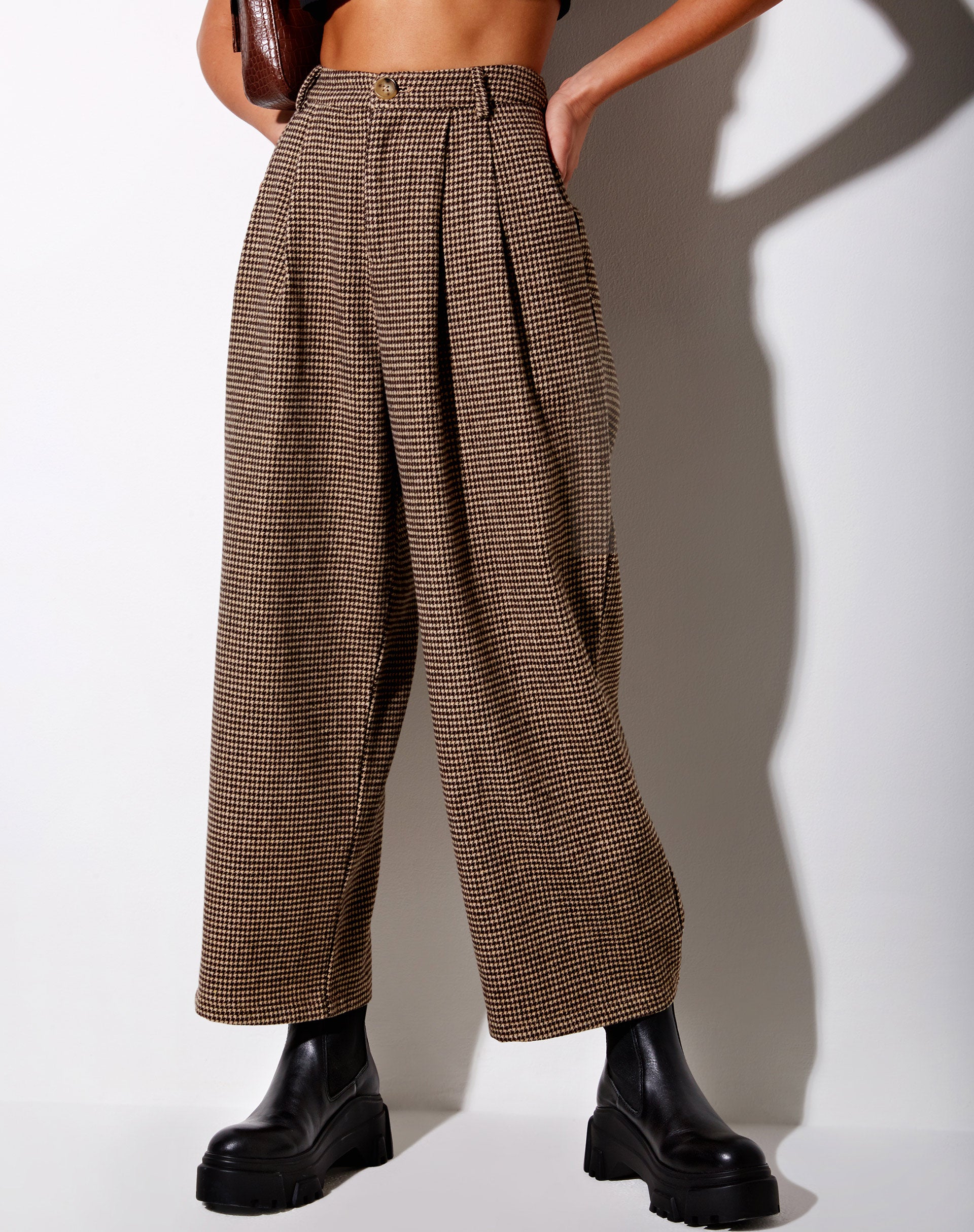 Image of Hatta Culotte Trouser in Houndstooth Brown