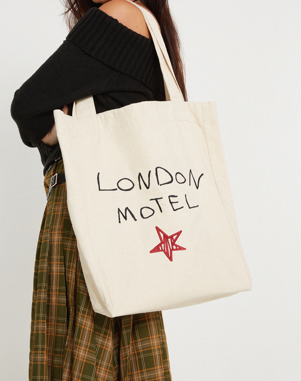 London Tote Bag in Ecru London Motel Embro