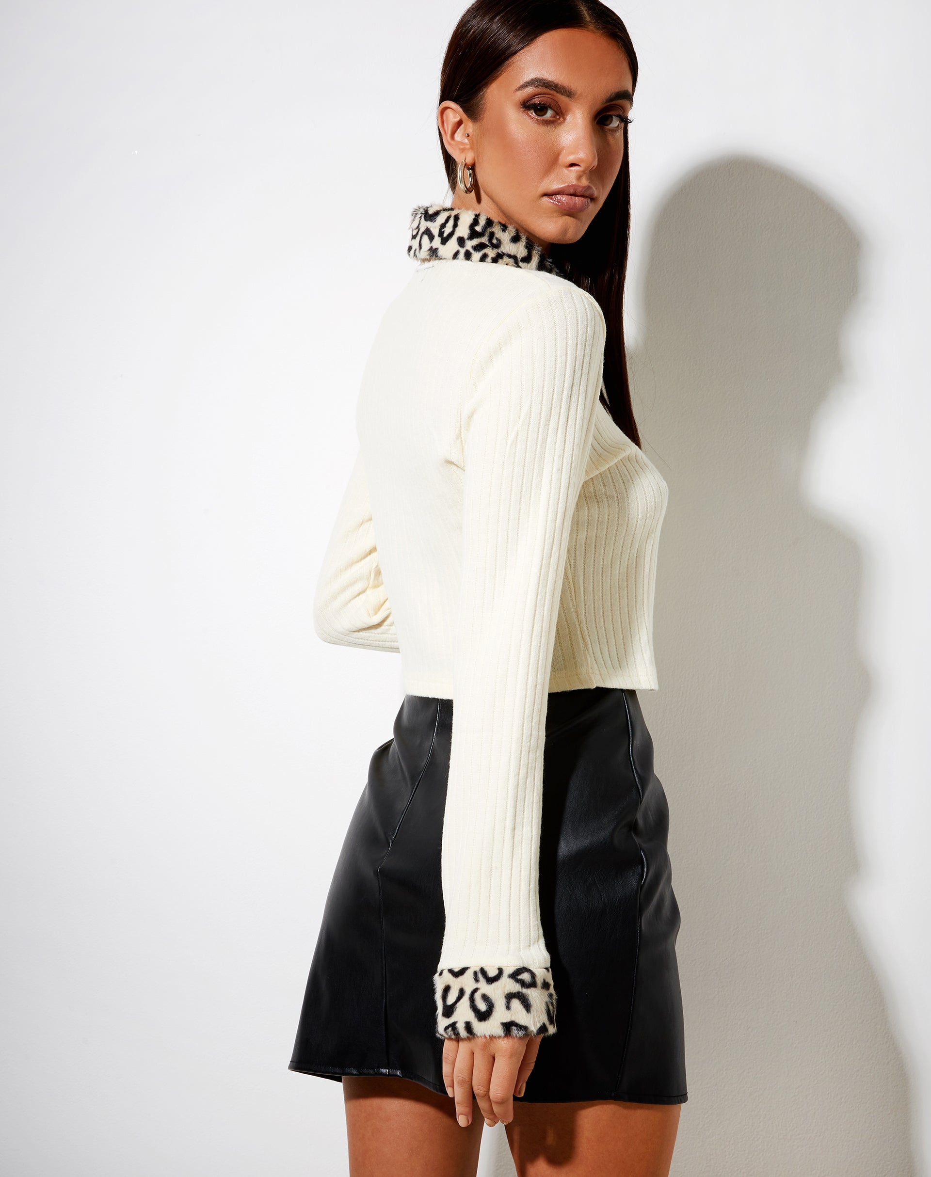 Image of Loria Cardi in Rib Ivory with Beige Animal