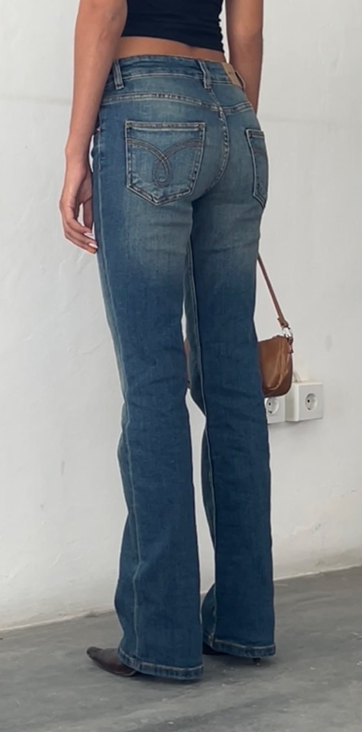 Stevie Low Rise Barrel Leg Jeans - Mid Wash Blue