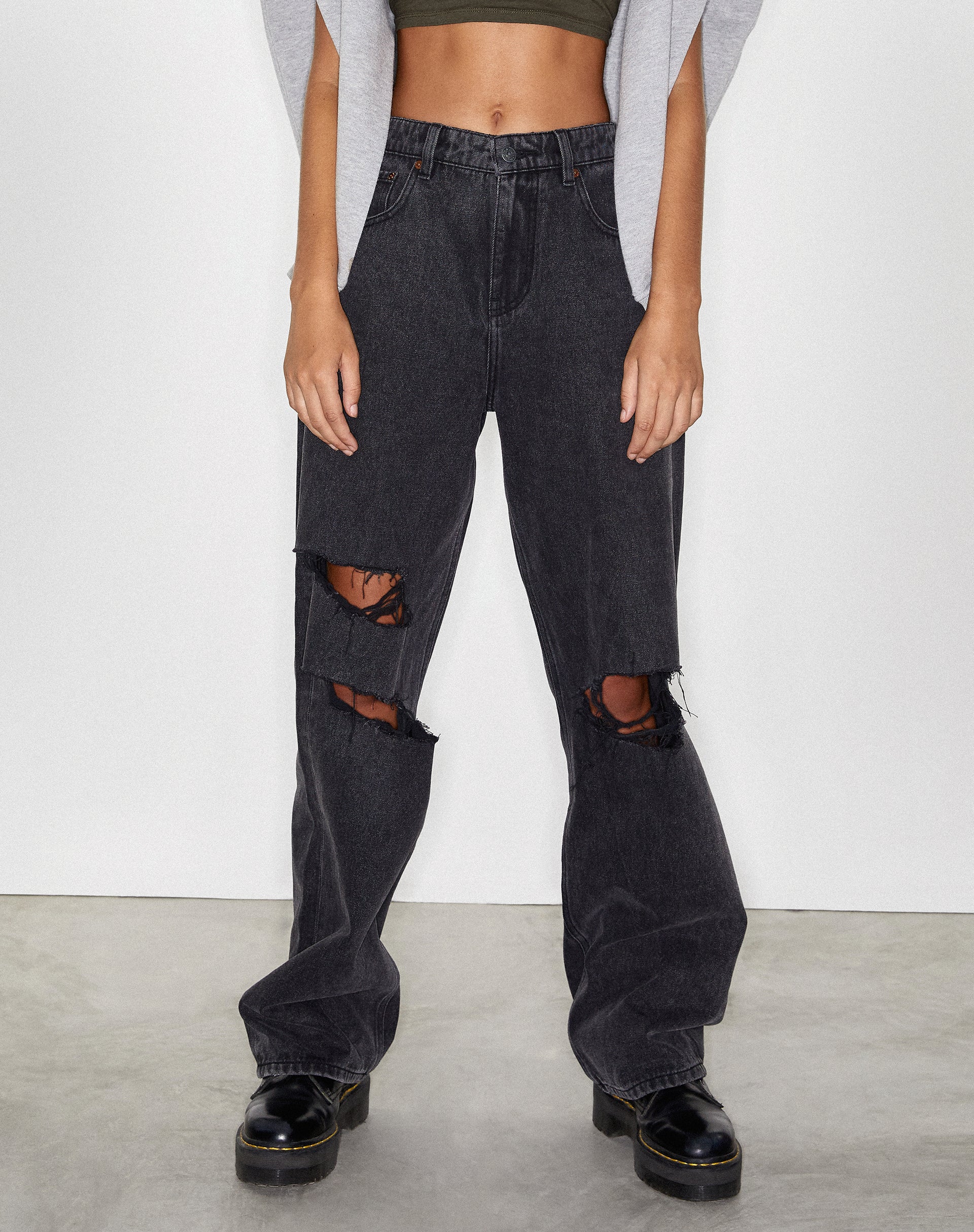 Rips Parallel Jeans in Black Wash1