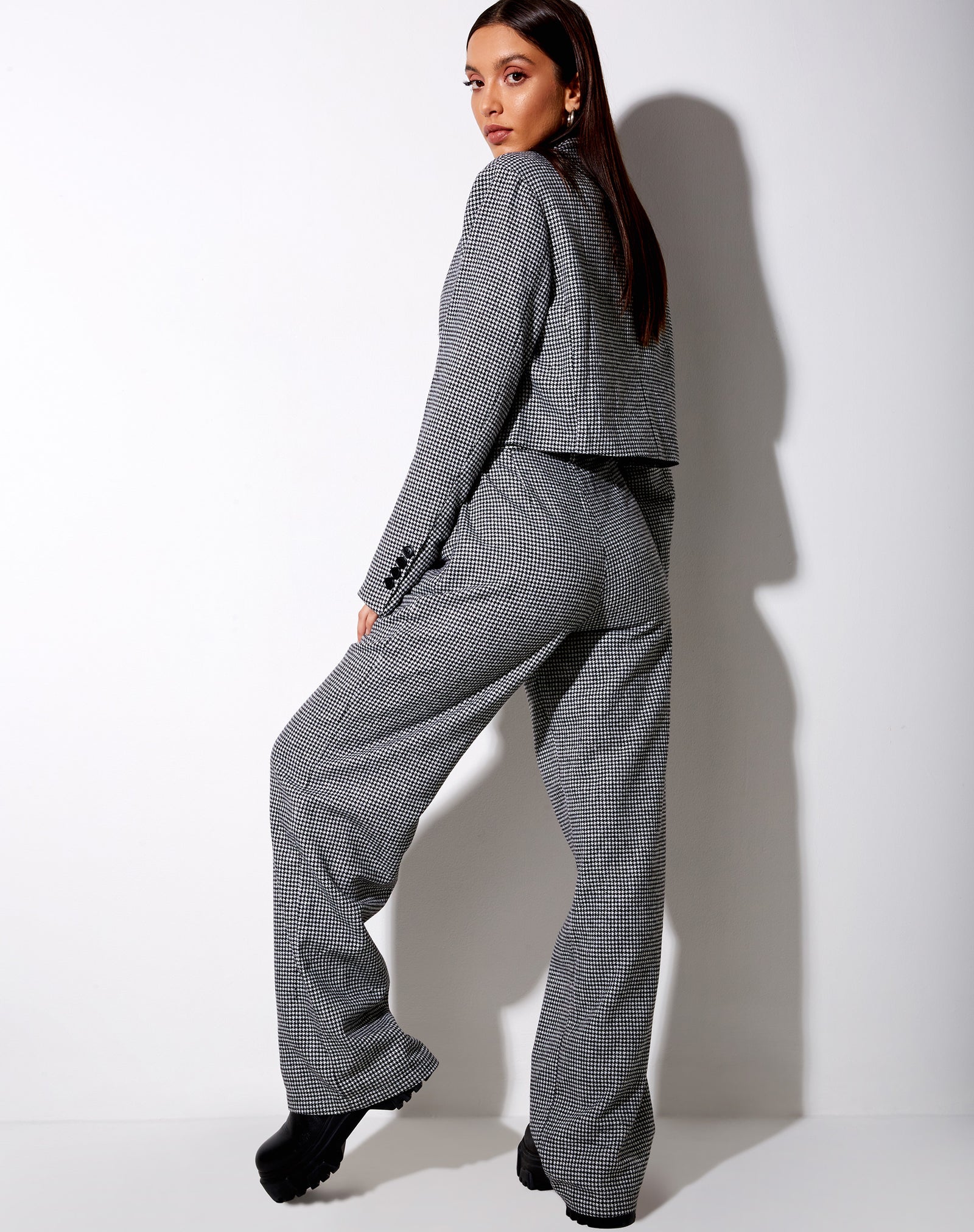 Black and White Dogtooth Cropped Blazer Nastia