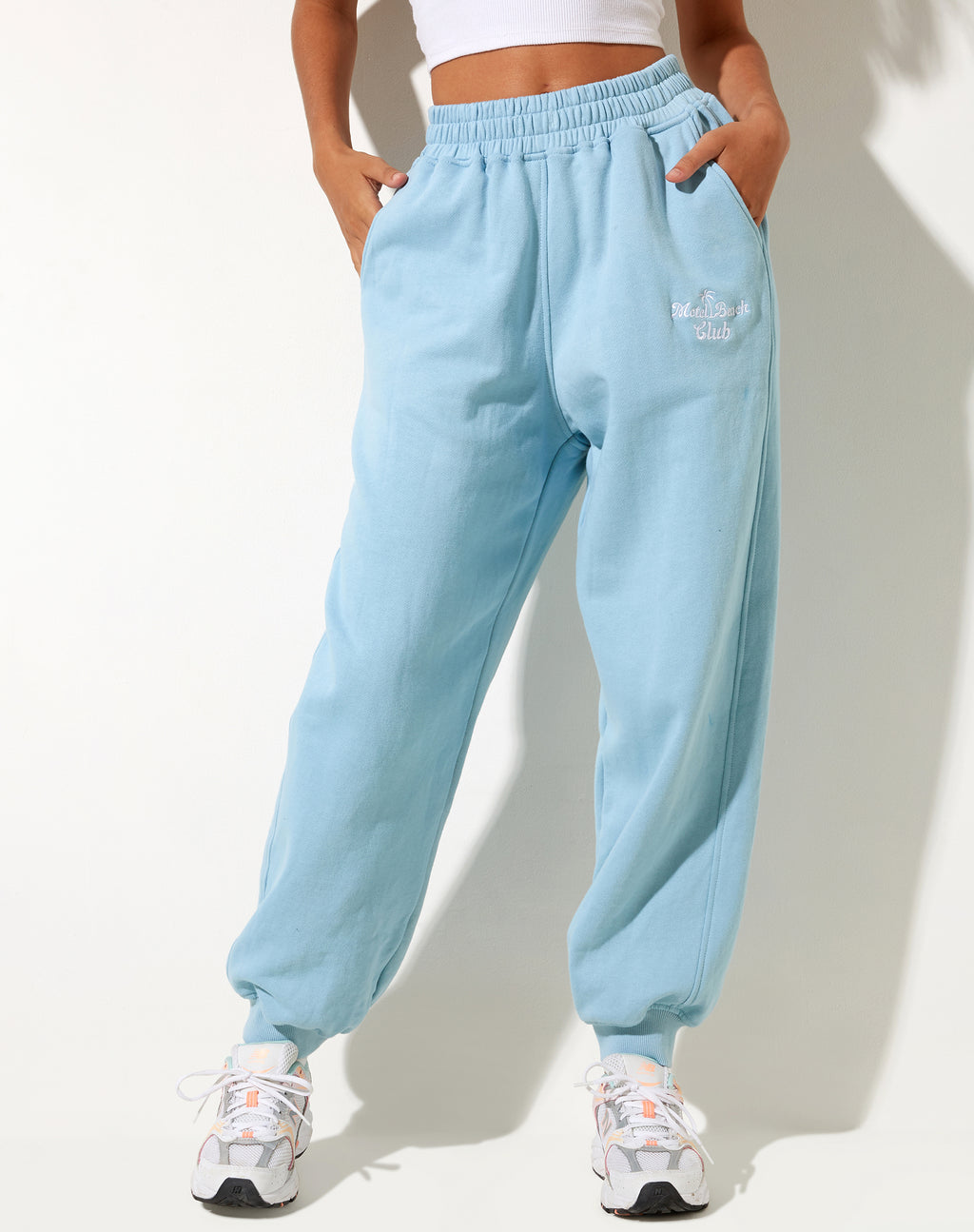 Roider Jogger in Nantucket Blue Motel Beach Club