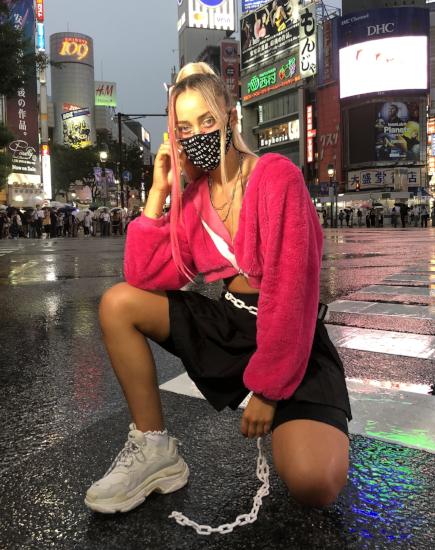 Bomb Hoody in Fur Zip Magenta