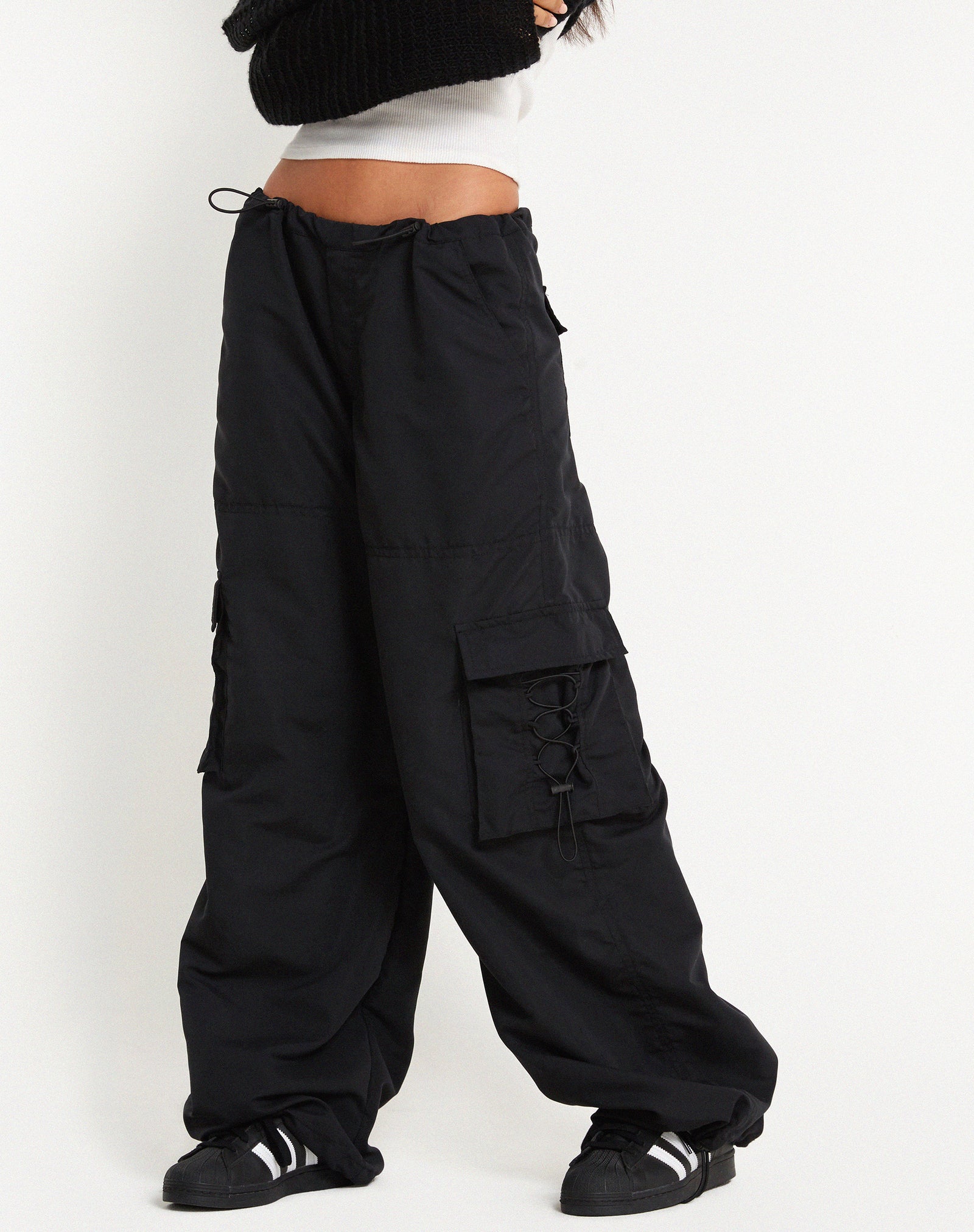 10 Black cargo pants ideas  black cargo pants fashion outfits aesthetic  clothes