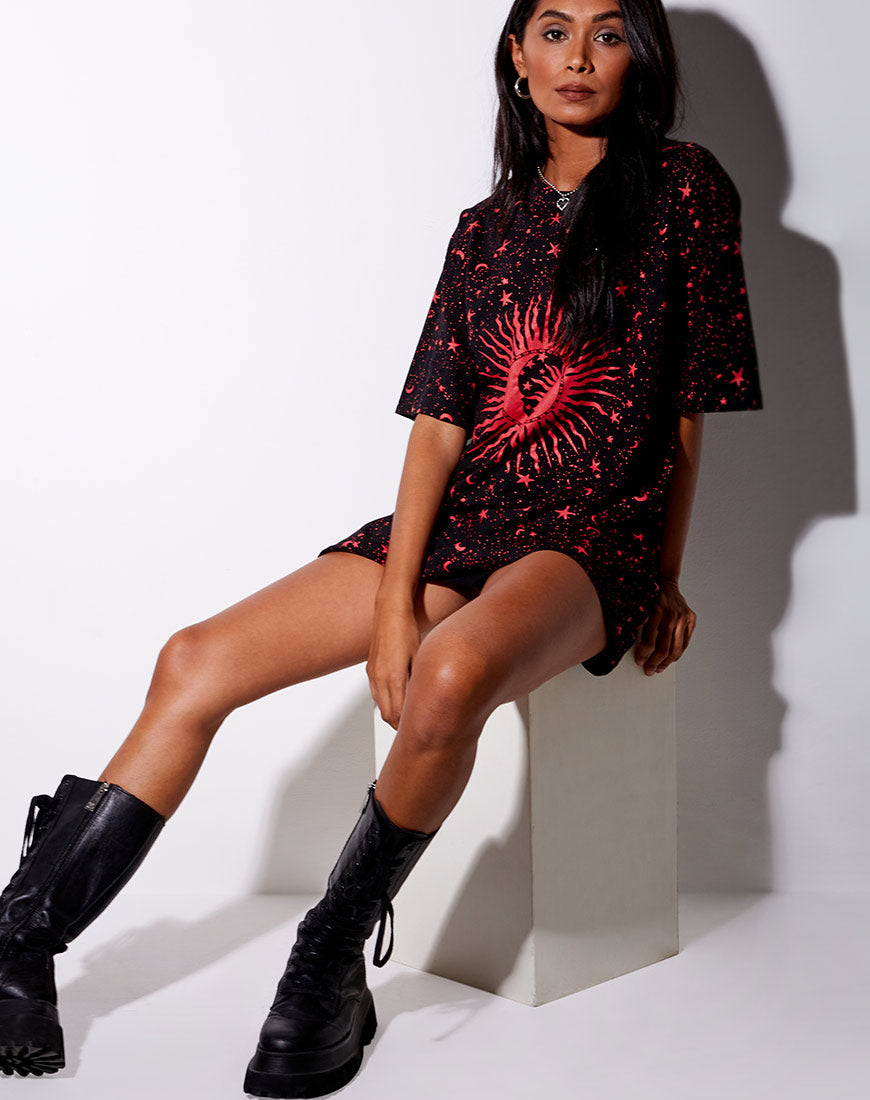 Image of Sunny Kiss Tee in Black and Red Cosmos