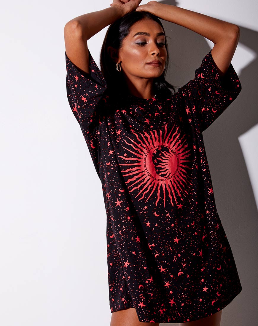 Image of Sunny Kiss Tee in Black and Red Cosmos
